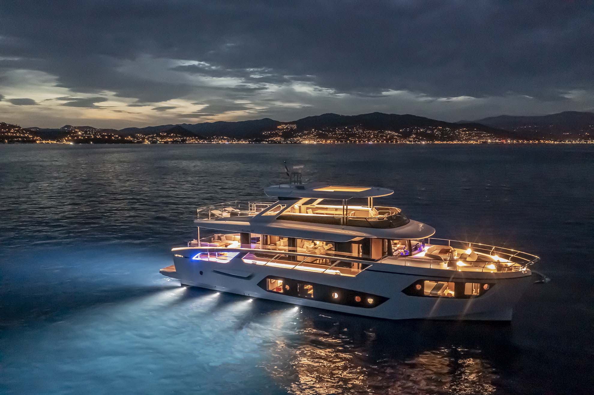 Absolute Navetta 75 | Roomy, Light and Silent