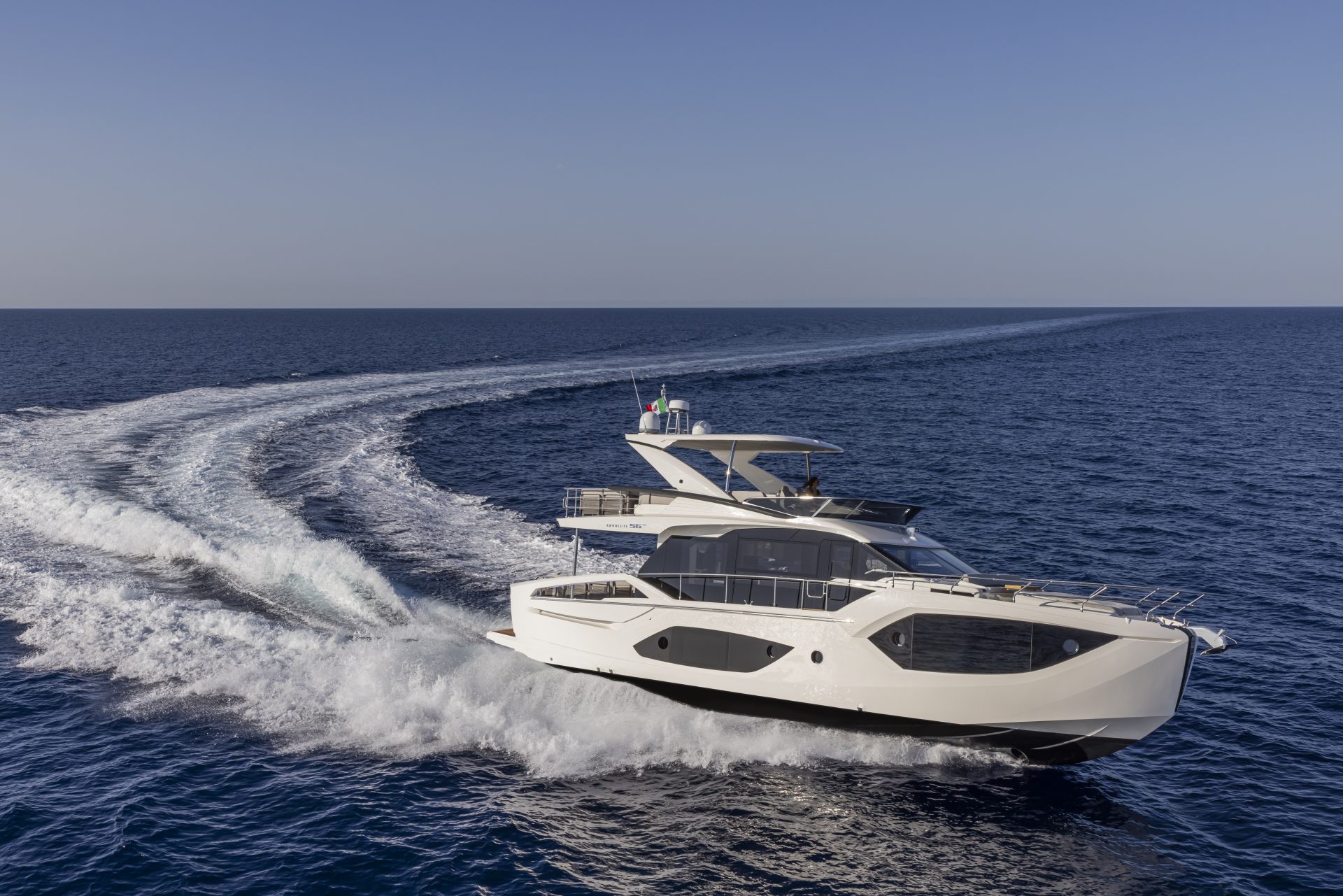 Absolute Yachts | 56 FLY