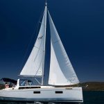 Beneteau Oceanis 38 02.jpg
