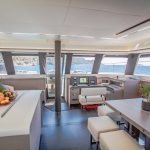 FOUNTAINE PAJOT POWER 67 SALOON 01.jpg