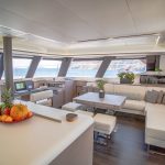 FOUNTAINE PAJOT POWER 67 SALOON 03.jpg