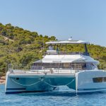 FOUNTAINE PAJOT POWER 67 VERTICAL 01.jpg