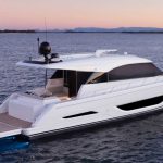 Maritimo S55 Anchored mobile 2.jpg