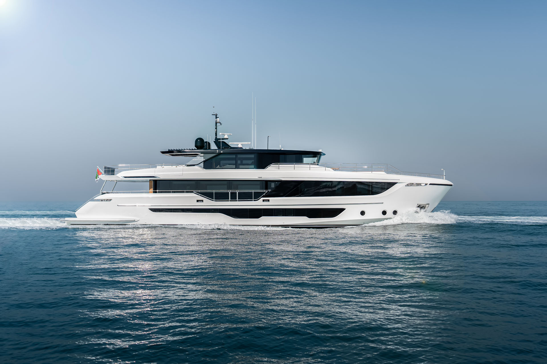 Majesty Yachts | Majesty 111