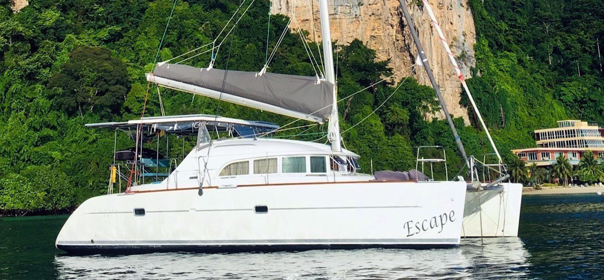 2002 Lagoon 380 | Escape