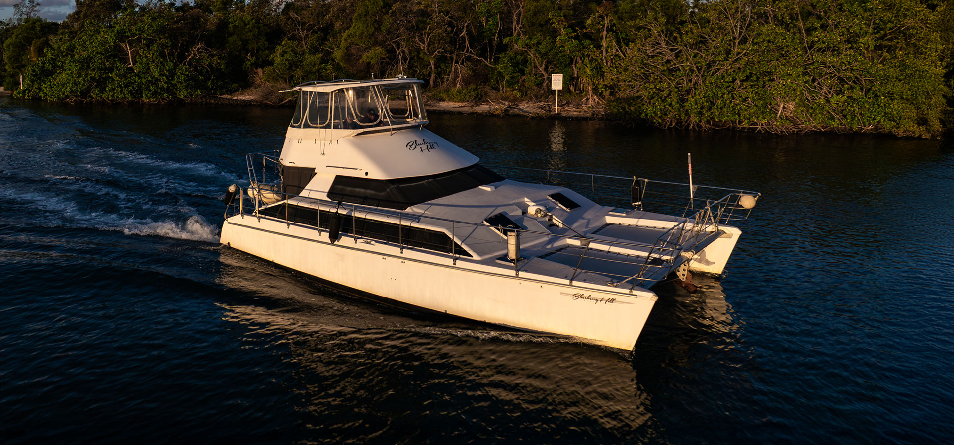 2000  Tasman Elite 4000 Power Catamaran | Blueberry Hill