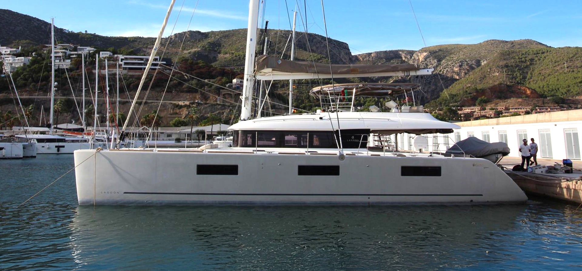 2020  Lagoon 620