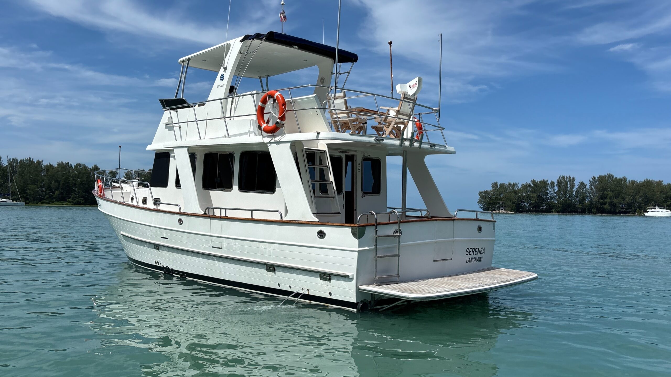 Explorer Motor Yacht 40 Sedan