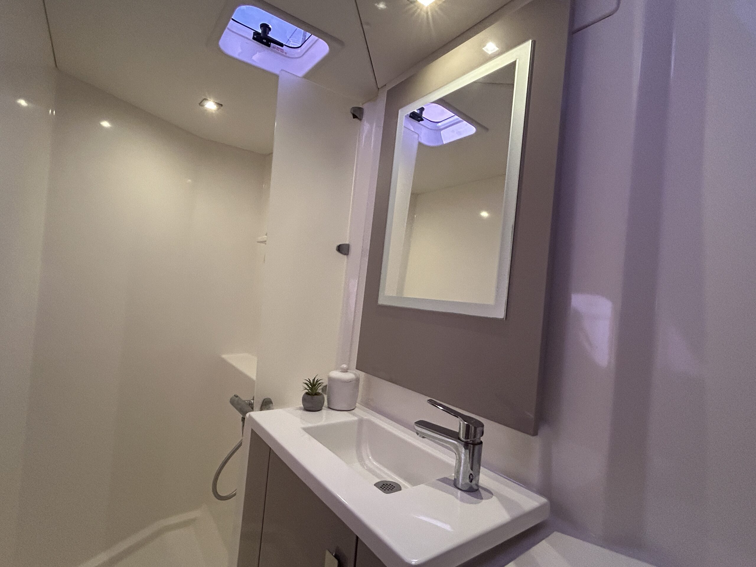 Fountaine Pajot Isla 40