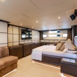 Cerri Cantieri Navali 102 Sport Fly