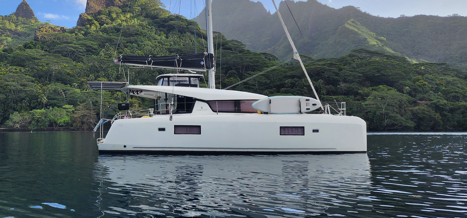 2020 Lagoon 42 Owners Version – BAGIA
