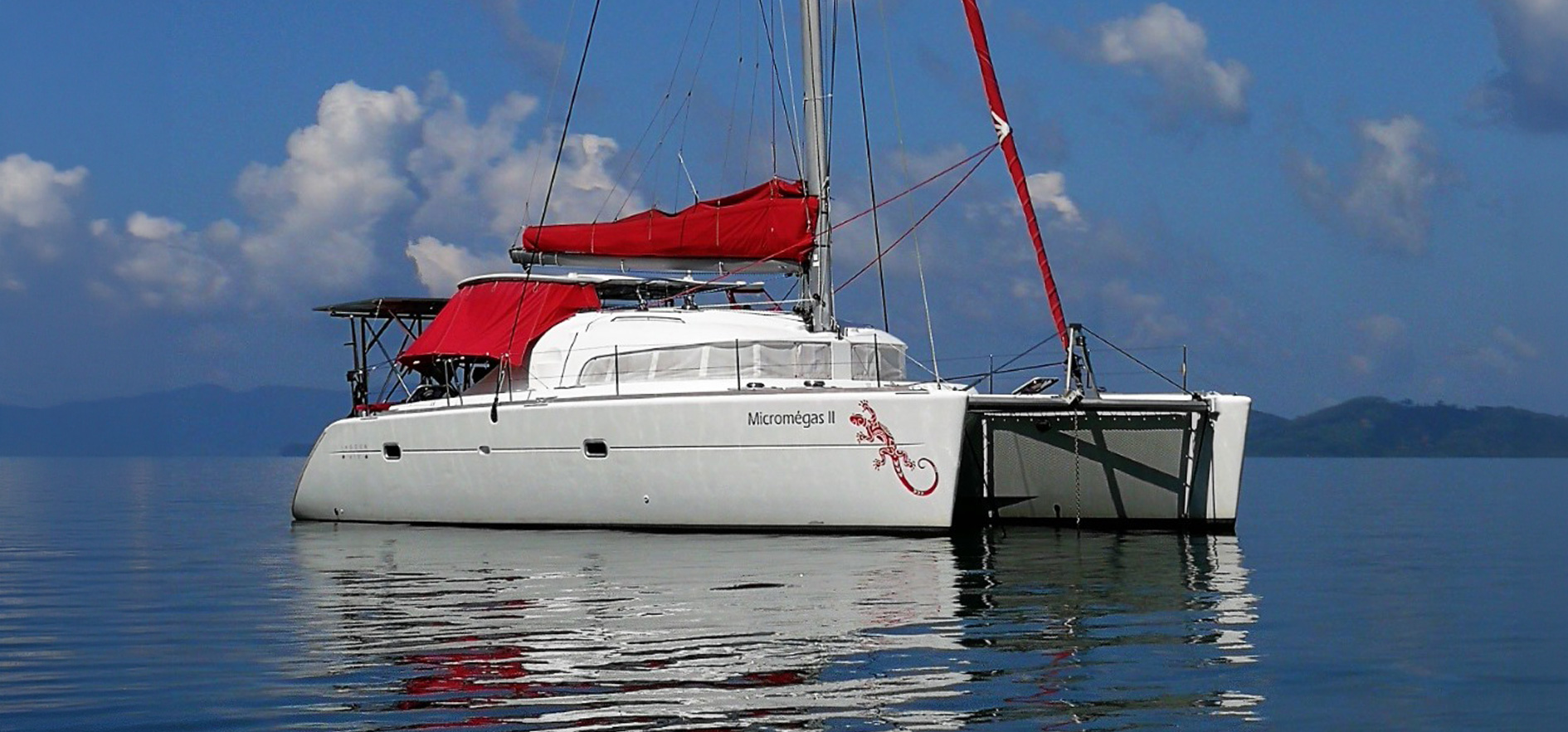 2004 Lagoon 410 S2 | Micromegas II