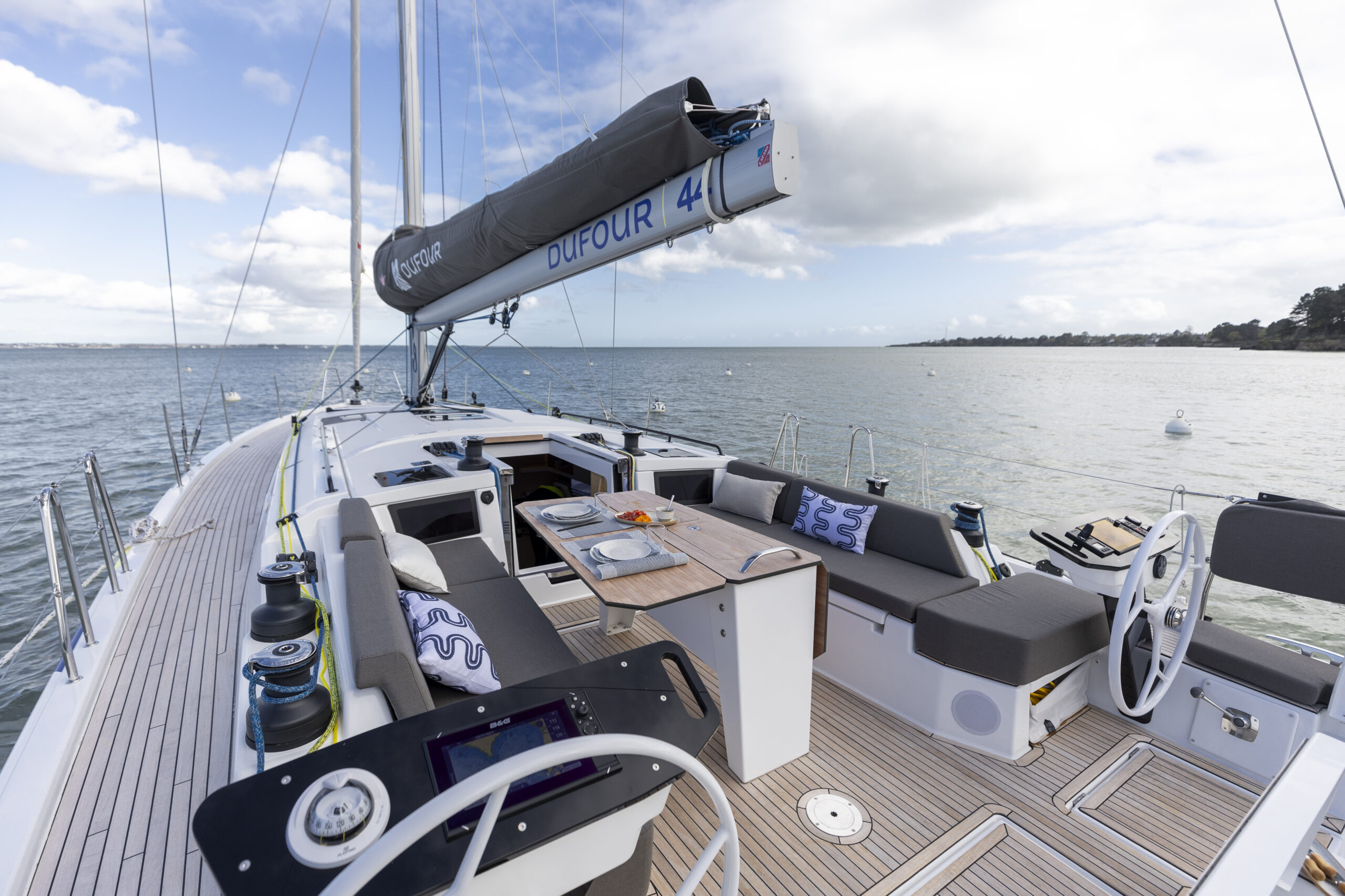 Dufour 44 Cockpit
